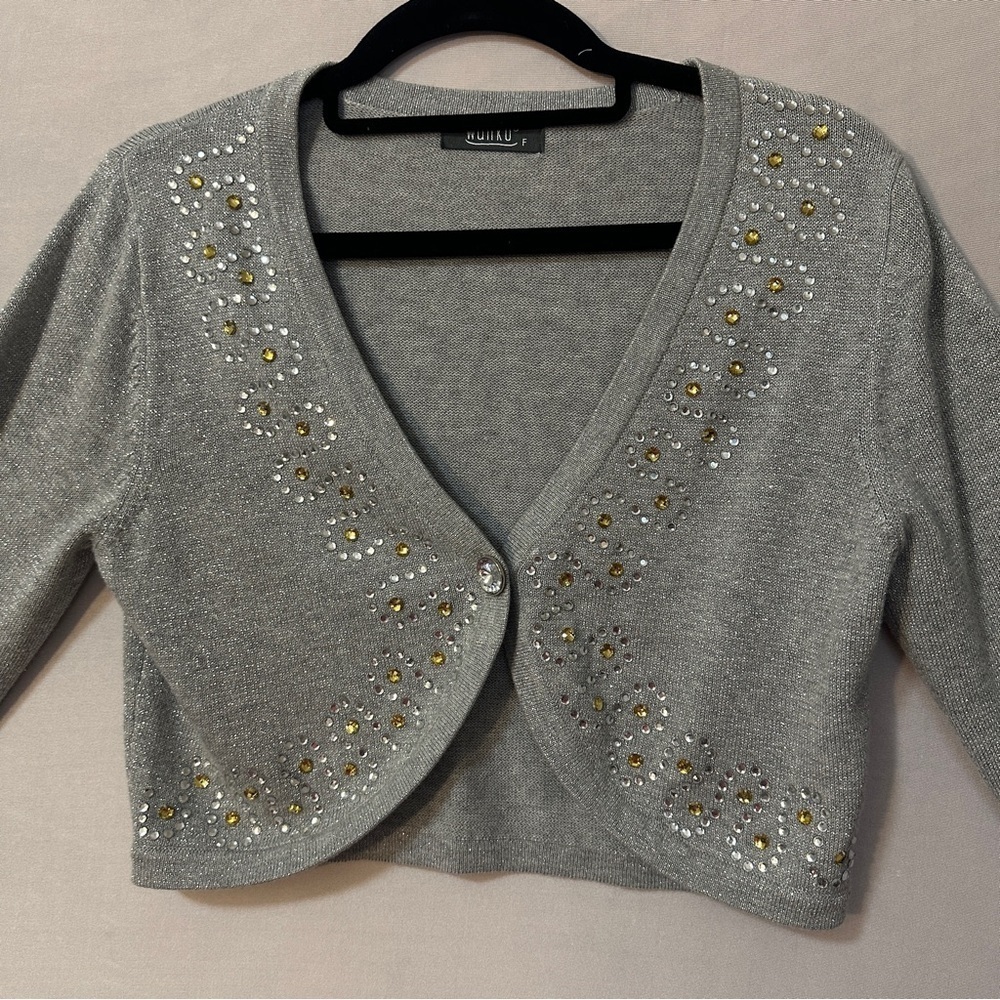 Wanko Gray Knit Shrug with Beaded V-Neck (S/M) - Picture 2 of 12